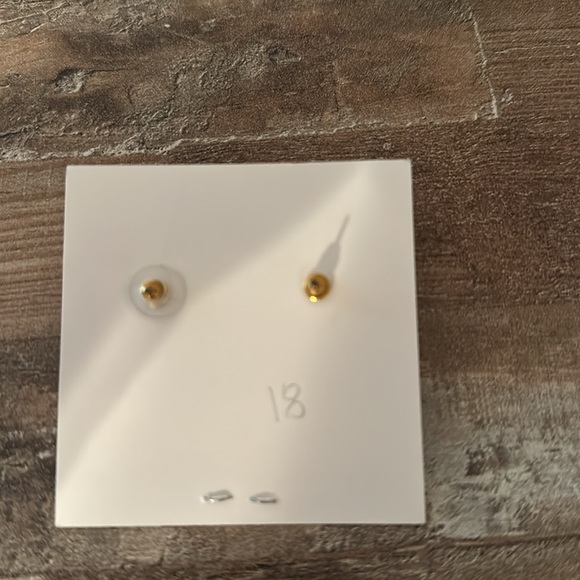 Cameron McIntosh Gold Bow Earrings - Picture 2 of 4